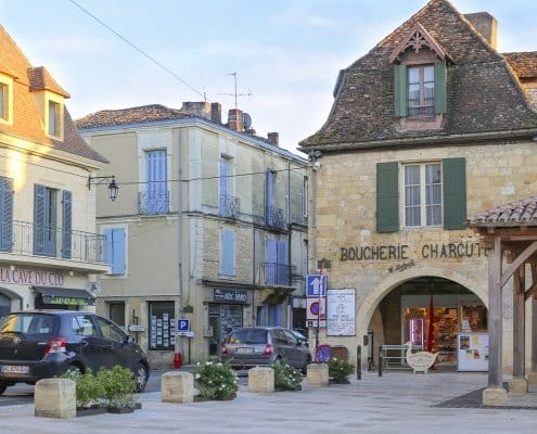 3 Local Dordogne market town