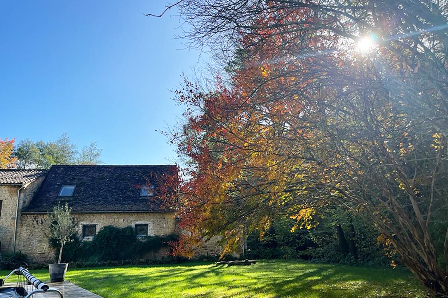 Luxury Gite Dordogne Garden of of a luxury Gite in the Dordogne