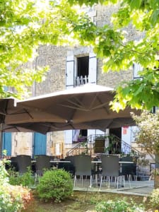 La table de Leo restaurant Outside the La table de Leo restaurant