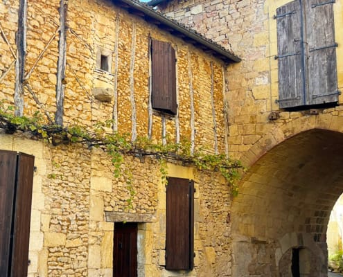Beautiful archway Beautiful archway in Cadoiun, France