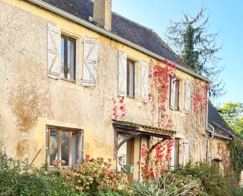 Cottage in Cadouin Cottage with beautiful roses in Cadouin