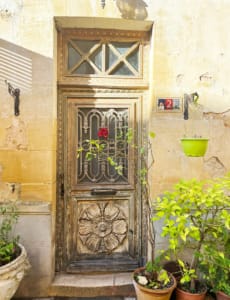 Pretty front door in Cadouin Pretty front door in Cadouin, Perigord