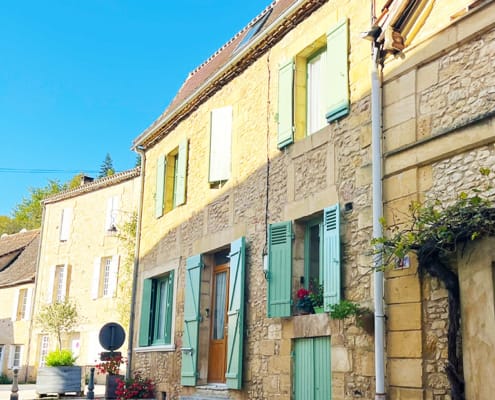 Street in Cadouin Pretty street in Cadouin, Perigord