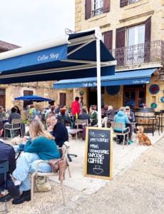 Cafe in Cadouin Cafe with outdoor seating in Cadouin