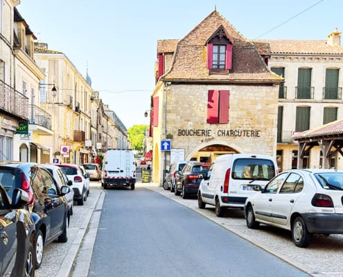 Beaumont high street High street in Beaumont-du-Perigord